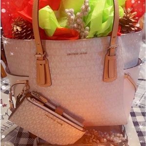 MK Purse (wallet not included)